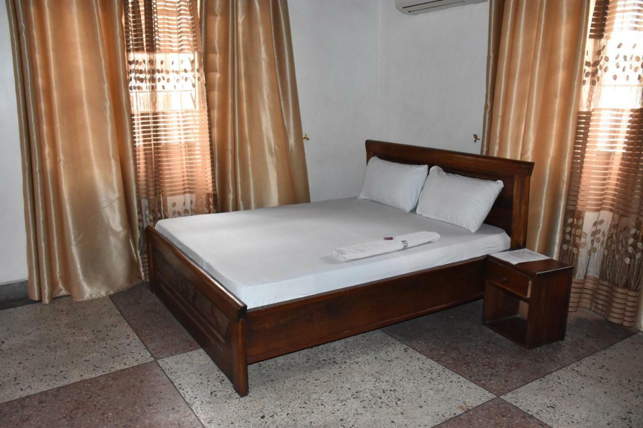 Kituri Royal Annex Bed and Breakfast Νταρ ες Σαλάμ Εξωτερικό φωτογραφία